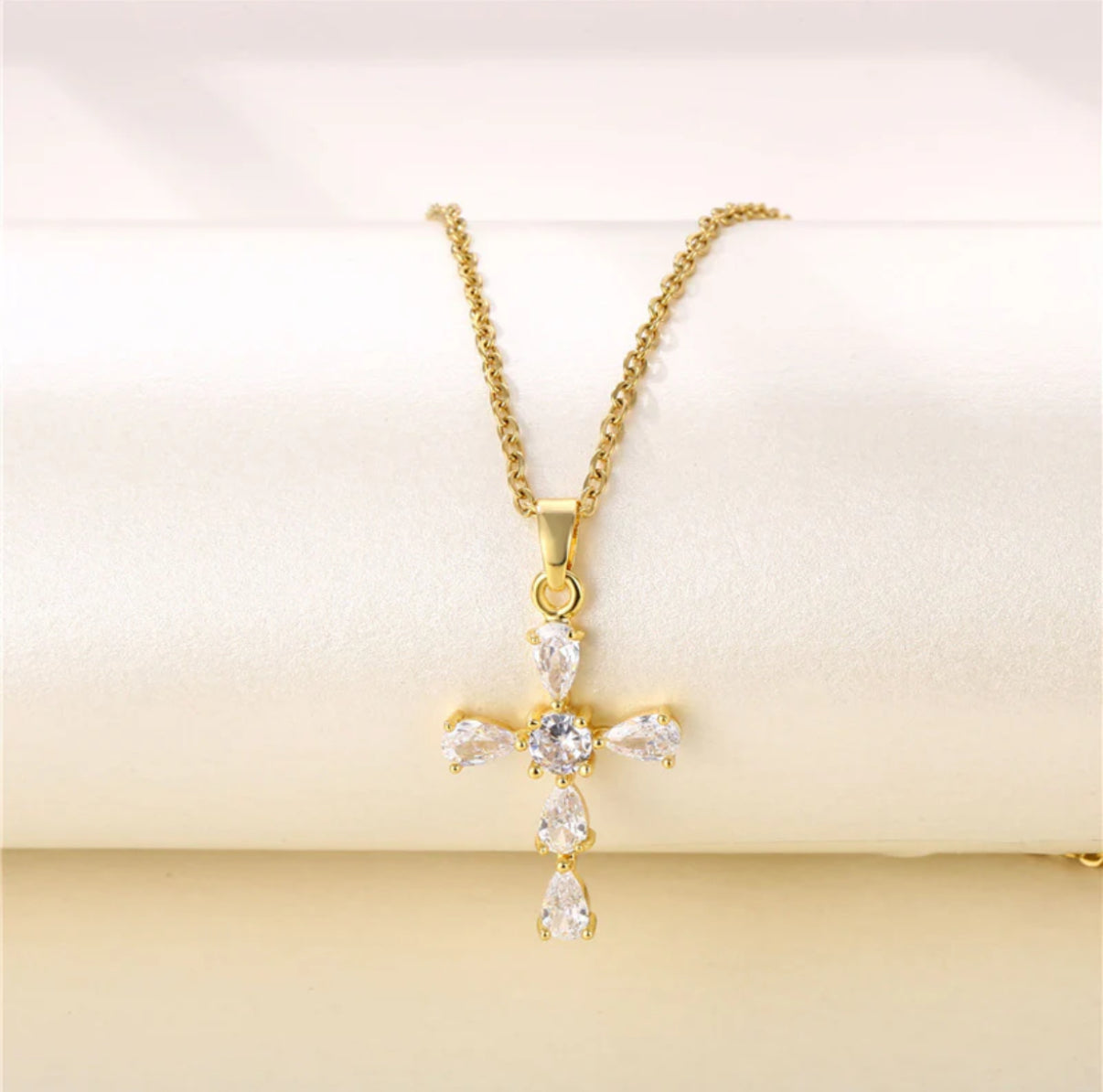 DIVINA NECKLACE
